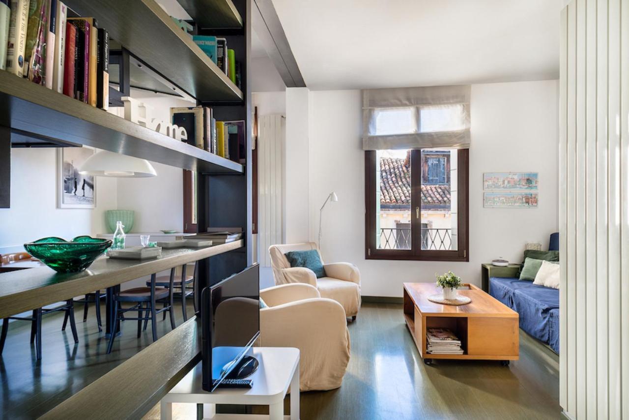 Mansardina - 1 Min From Accademia - Duplex Stylish And Cosy Venecia