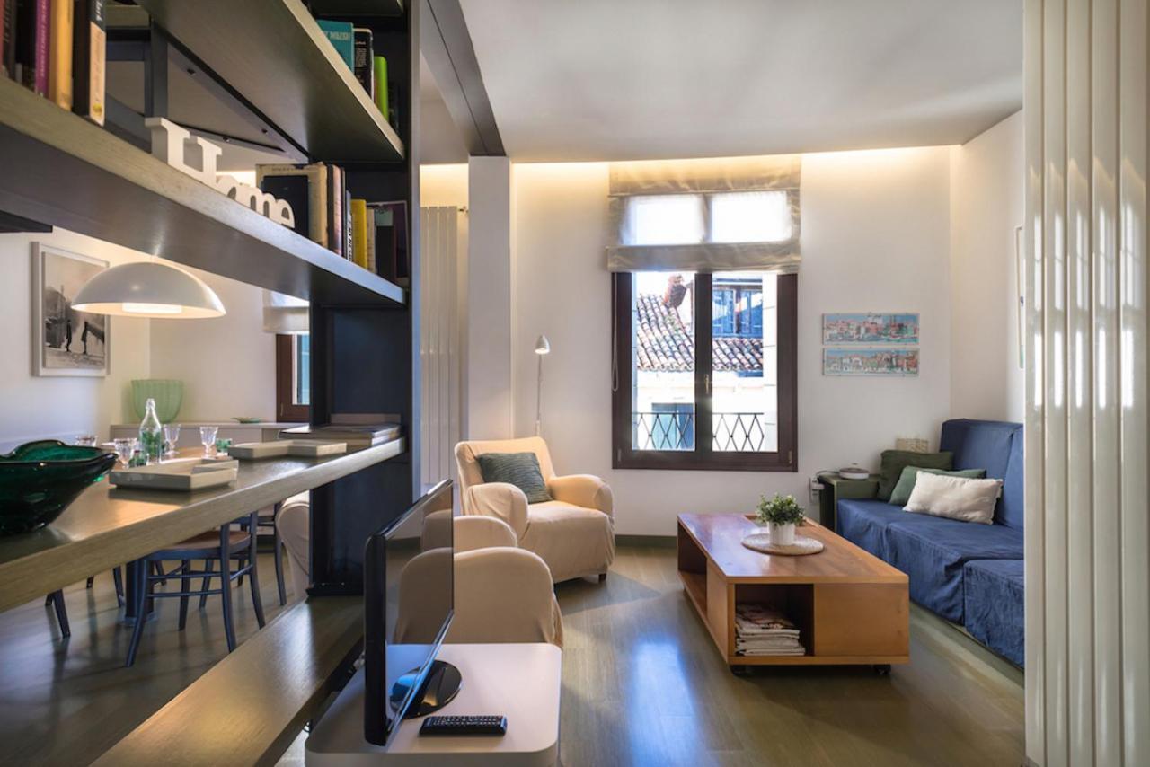Mansardina - 1 Min From Accademia - Duplex Stylish And Cosy Venecia