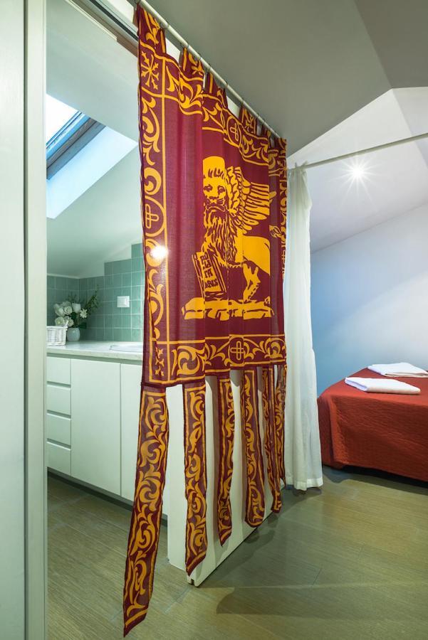 Mansardina - 1 Min From Accademia - Duplex Stylish And Cosy Apartamento Venecia